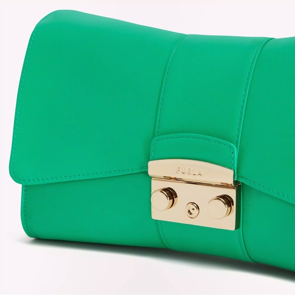 FURLA METROPOLIS REMIX
Shoulder Bag S Volt - Picture 3 of 9